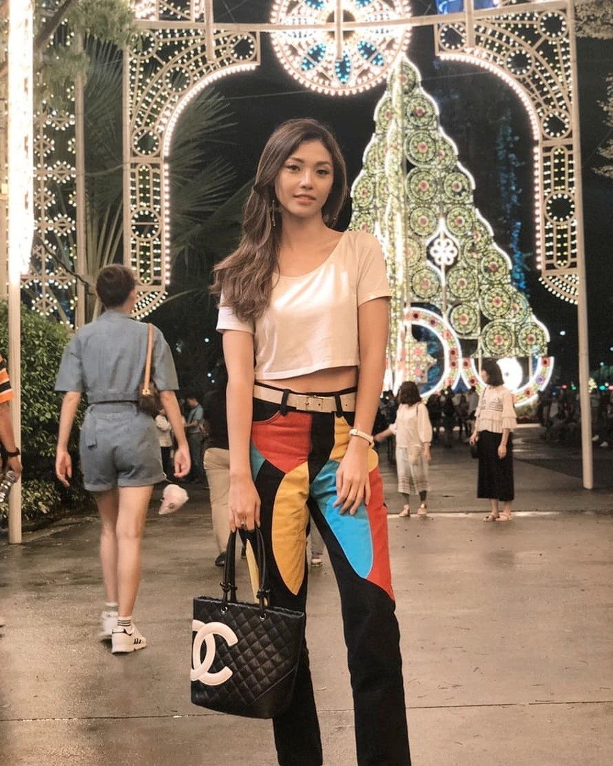 Mezty Mez yang dulunya beragama Islam sekarang pindah dan memeluk agama Kristen&period; Beginilah penampakan Mezty Mez&excl;