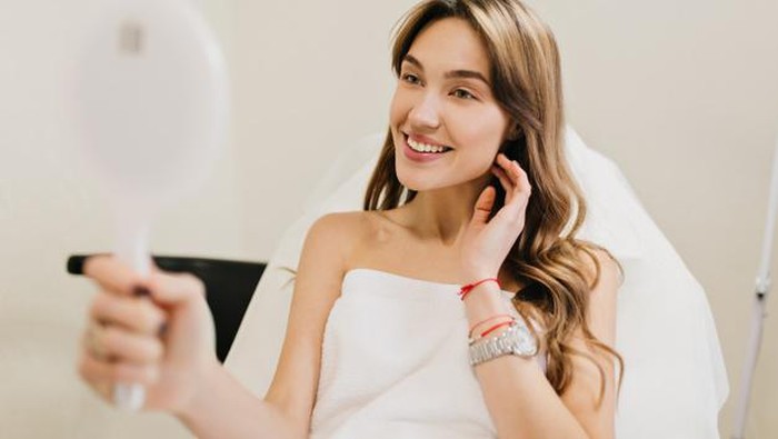 6 Ciri Perempuan yang Memiliki Aura Positif, Apakah Kamu Punya Salah Satunya?