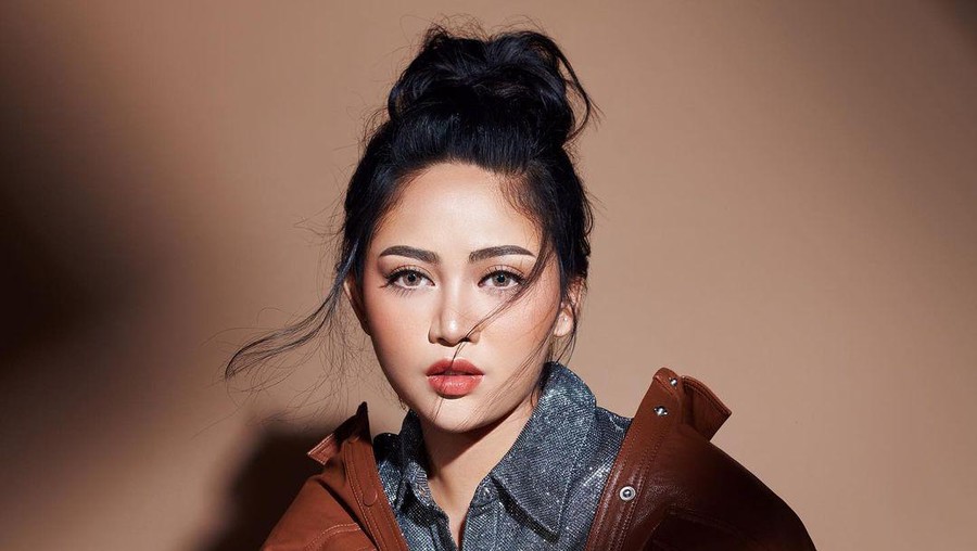 Rachel Vennya berhasil mengumpulkan dana bantuan dari netizen untuk NTT lebih dari Rp 1 Miliar. Rachel Vennya berhasil mengumpulkan dana bantuan dari netizen untuk NTT lebih dari Rp 1 Miliar.