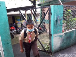 Sekolah Tatap Muka 2 Jam Saja, Siswa SDN Cipete Utara 15 Langsung Pulang