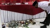 FOTO: Wajah Penghuni Lapas Kala Hadapi Sidak Aparat Petugas gabungan menggelar inspeksi mendadak di sejumlah lapas dan rutan beberapa daerah. Petugas menemukan beragam barang milik penghuni lapas.