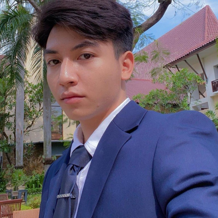 Sosok Jeffry Reksa Kekasih Putri Delina yang Beda Agama Jeffry Reksa menjalin hubungan asmara dengan Putri Delina. Berikut sosok kekasih Putri Delina yang beda keyakinan dengannya tersebut!