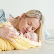 10 Kesalahan Orang Tua Baru yang Sering Dilakukan Saat Menidurkan Bayi