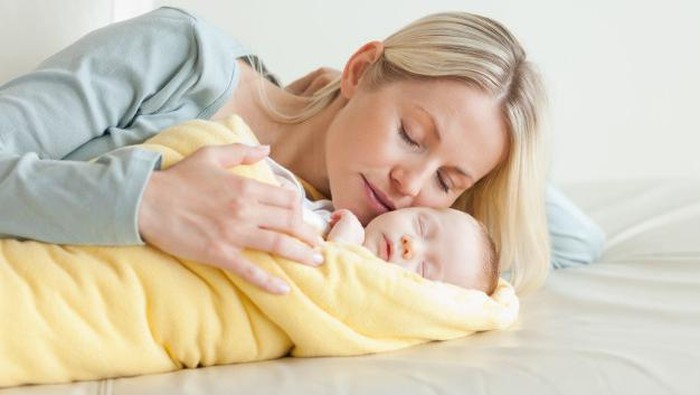 10 Kesalahan Orang Tua Baru yang Sering Dilakukan Saat Menidurkan Bayi