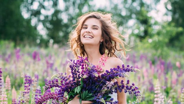 Ubah Hidup Jadi Lebih Positif, Terapkan Kebiasaan Satu Menit Ini Yuk!