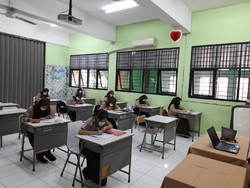 Jam Sekolah Tatap Muka Cuma Sebentar, Guru SMKN 15 Jaksel Fokus Praktik