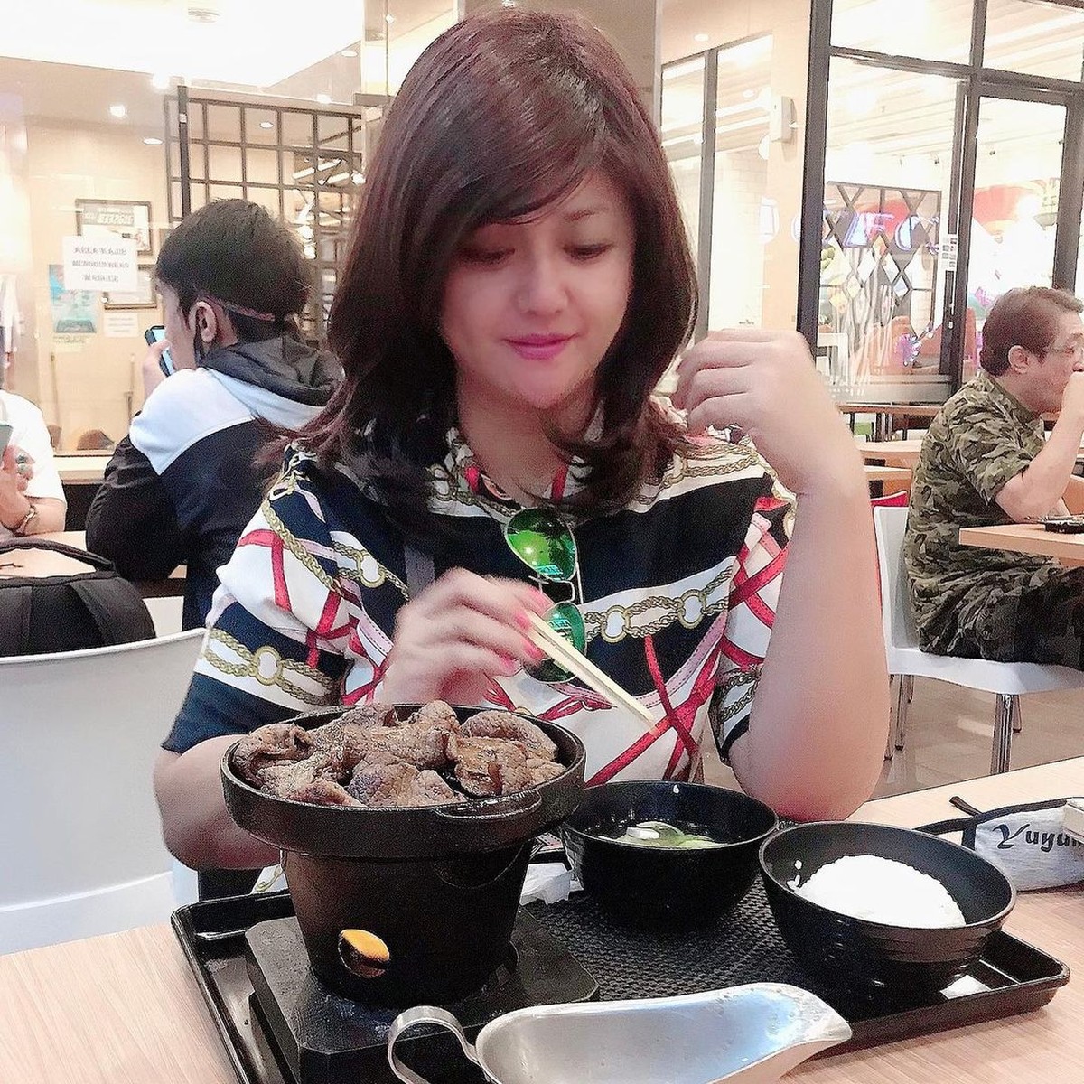 Aktris Yuyun Sukawati yang pernah membintangi sinetron Jin dan Jun mengalami KDRT&period; Yuk intip potret Yuyun&excl;