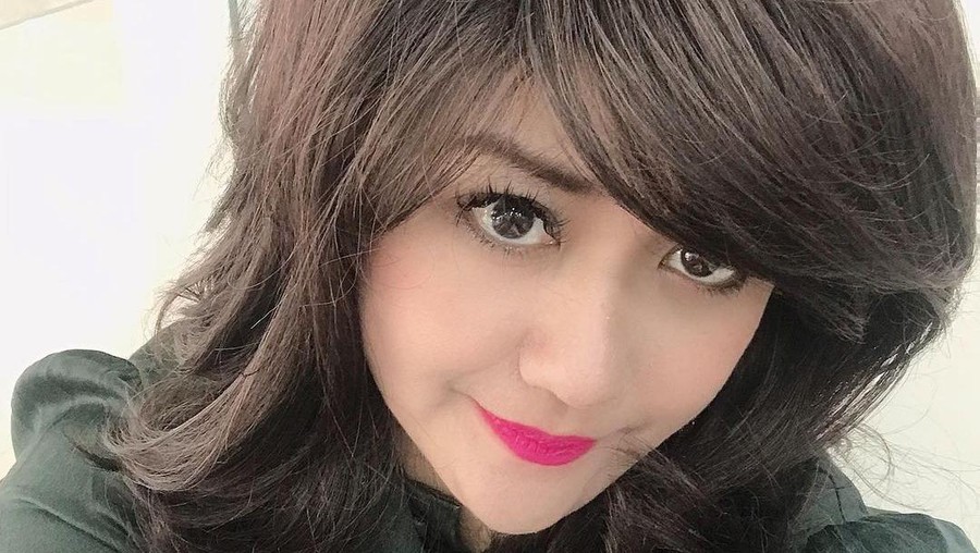 Aktris Yuyun Sukawati yang pernah membintangi sinetron Jin dan Jun mengalami KDRT. Yuk intip potret Yuyun!