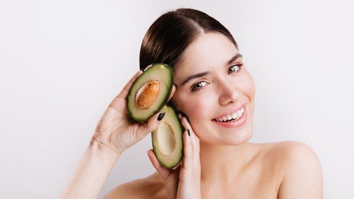 5 Skincare Alpukat dari Brand Lokal, Solusi Kulit Glowing dan Kenyal