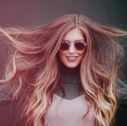 5 Tips Menghilangkan Ketombe Membandel Secara Alami