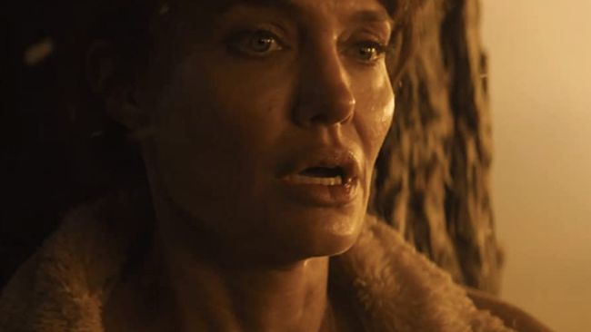 Angelina Jolie cukup sering bermain dalam deretan film action. Berikut beberapa film action yang dibintangi Angelina Jolie.