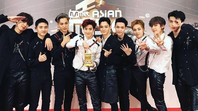Anniversary 9th, Inilah Potret Awal Debut EXO hingga Rayakan Anniv ke 9th! EXO resmi merayakan 9 tahun debut di industri musik Korea Selatan. Berikut potret EXO dari awal debut hingga merayakan 9th Anniversary!