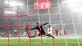 FOTO: Bayern Bertekuk Lutut di Hadapan PSG PSG berhasil mengalahkan Bayern Munchen di leg pertama perempat final Liga Champions. Simak foto-foto pilihan dari laga tersebut.