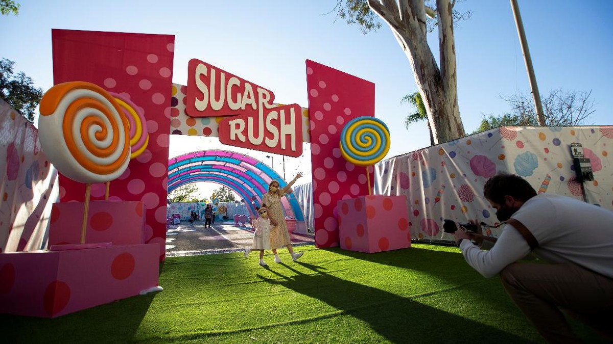 FOTO: Masuk Imajinasi Willy Wonka di Taman 'Sugar Rush'