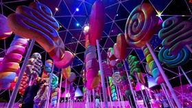 FOTO: Masuk Imajinasi Willy Wonka di Taman 'Sugar Rush'