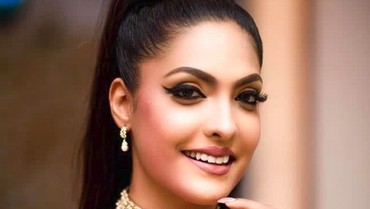 img-title Caroline Jurie, Mrs World 2020 yang Copot Paksa Mahkota Sri Lanka