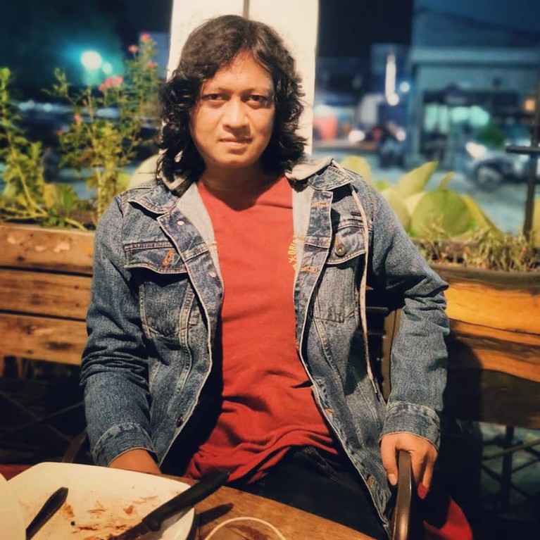 Fajar Umbara Sosok Sutradara Pelaku KDRT kepada Artis Yuyun Sukawati Nama Fajar Umbara mendadak heboh karena melakukan KDRT kepada aktris Yuyun Sukawati yang merupakan istrinya. Ini dia sosok Fajar Umbara!