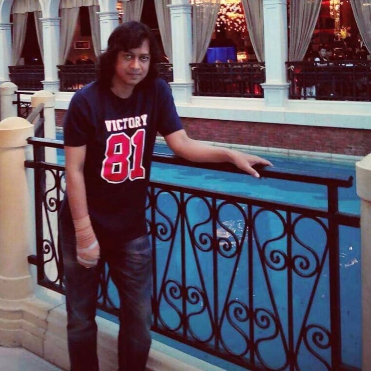 Nama Fajar Umbara mendadak heboh karena melakukan KDRT kepada aktris Yuyun Sukawati yang merupakan istrinya&period; Ini dia sosok Fajar Umbara&excl;