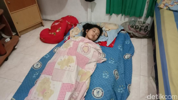 Gadis di Kalsel sudah tertidur selama sepekan. Gadis yang akrab disapa Echa ini sempat tertidur selama 13 hari pada 2017 lalu. (dok Istimewa)
