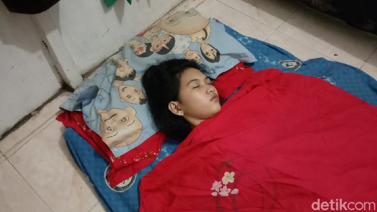 Gadis di Kalsel sudah tertidur selama sepekan. Gadis yang akrab disapa Echa ini sempat tertidur selama 13 hari pada 2017 lalu. (dok Istimewa)