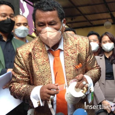 Langgar Kode Etik Advokat, Hotman Paris Diskors Tiga Bulan dari PERADI