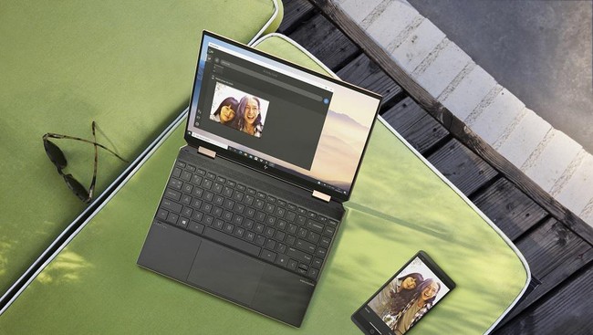 Laptop HP Spectre x360 dibanderol Rp26,299 juta untuk layar 14 inci dan varian layar 13 inci dijual Rp23,299 juta.