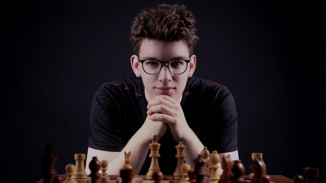Grand Master catur asal Polandia, Jan-Krzysztof Duda membuat kejutan di akhir tahun 2020 dengan mengalahkan pecatur nomor satu dunia, Magnus Carlsen.