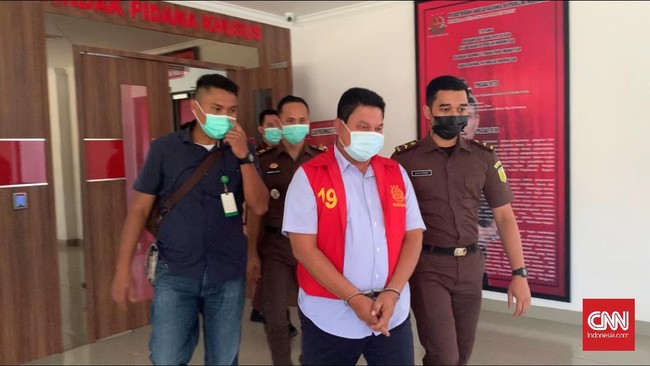 Kejari Batam tetapkan Kadishub sebagai tersangka dalam perkara dugaan tipikor dengan klasifikasi perbuatan pemerasan terhadap dealer-dealer mobil di sana.
