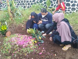 Keluarga Korban Pelemparan Batu di Bandung Berharap Pelaku Segera Ditangkap