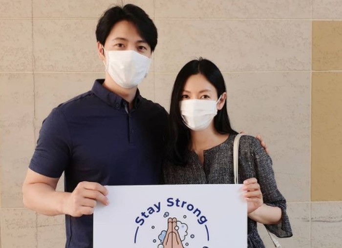 Kim Seo Yeon dan Lee Sang Woo masuk dalam jajaran pasangan suami istri selebriti paling harmonis di Korea. Mereka juga sering berpartisipasi dalam acara amal / foto: instagram.com/sysysy1102