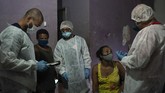 FOTO: Brasil di Ambang Gelombang Baru Corona Jumlah kematian akibat infeksi corona dalam 24 jam di Brasil untuk pertama kali tembus hingga 4.000 orang.