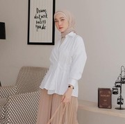 Bukber Online Bareng Teman dengan Outfit ala Selebgram Sinta Sri Antan