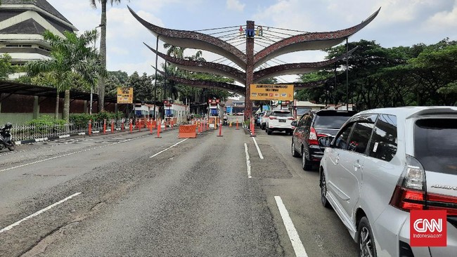 Pengelola TMII mengungkap bahwa pendapatan tempat wisata itu minus selama dikelola yayasan Harapan Kita milik keluarga Soeharto.