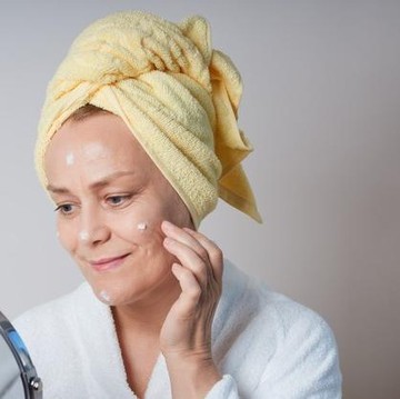 5 Produk Skincare Wajib Punya Di Usia 40 Tahun Agar Tetap Glowing Dan
