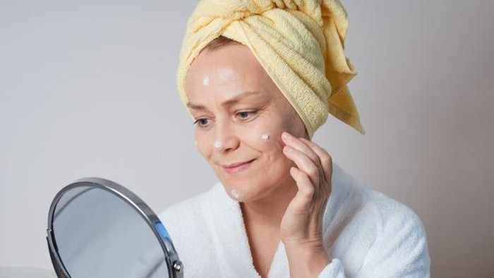 5 Kesalahan Menggunakan Skincare di Usia 40 Tahun