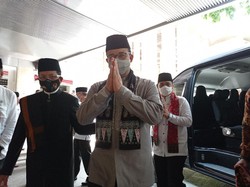 Anies Sarankan Masjid Tak Gelar Bukber