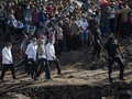 FOTO: Sambutan Warga Korban Banjir NTT Saat Jokowi Tiba