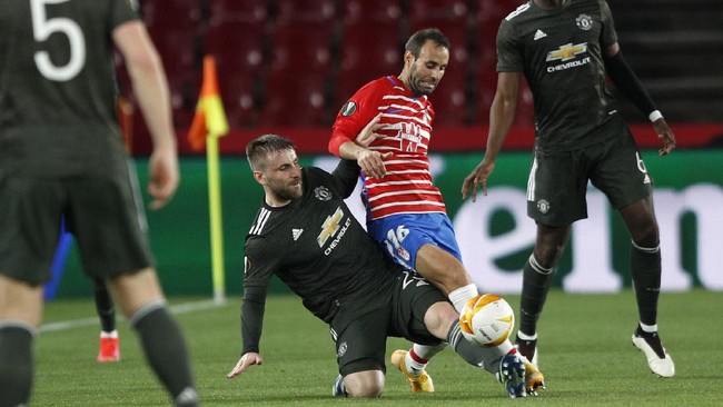 Manchester United didenda UEFA sebesar €7.000 atau sekitar Rp122 juta setelah lima pemain mendapat kartu kuning saat hadapi Granada di Liga Europa pekan lalu.