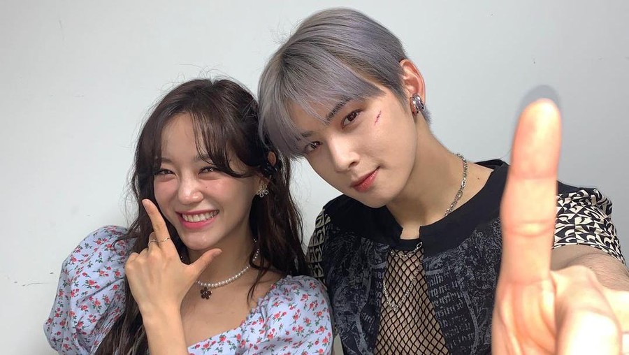 Kim Se Jeong dan Cha Eun Woo Kim Se Jeong dan Cha Eun Woo
