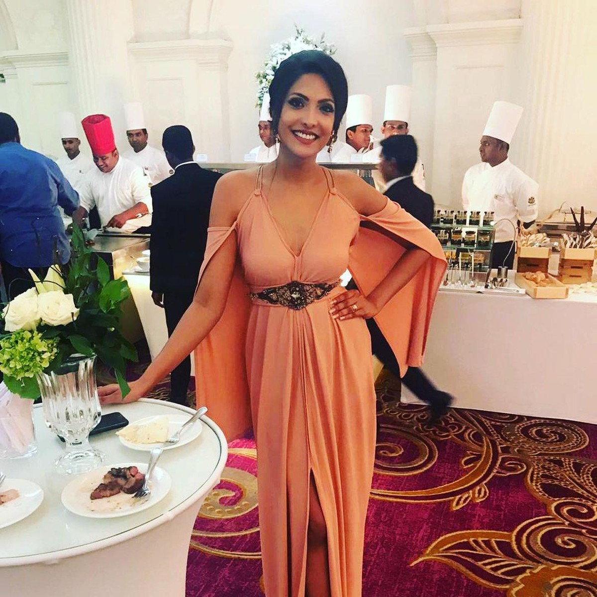 Caroline Julie&comma; Miss Sri Lanka 2019 dan juga Miss World 2020 ditahan oleh polisi atas insiden pencopotan paksa mahkota Miss Sri Lanka 2020 di atas panggung&period; Inilah sosok Caroline Jurie&excl;