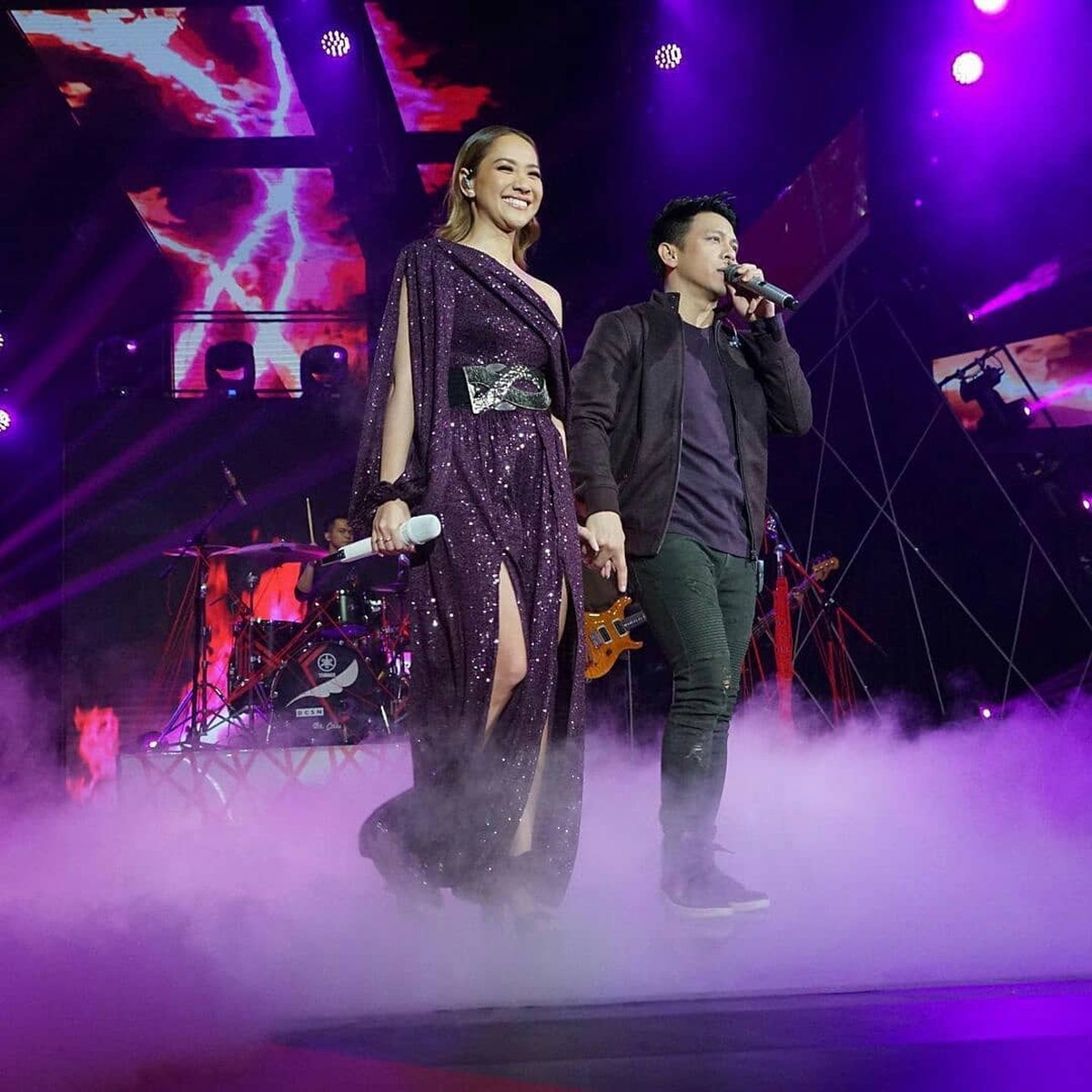 Kedekatan BCL dan Ariel Noah sedang ramai diperbincangkan oleh publik&period; Yuk kita intip momen-momen kebersamaan BCL dan Ariel NOAH saat tampil di atas panggung&excl;