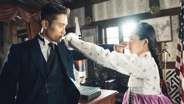 DIBINTANGI KIM TAE RI