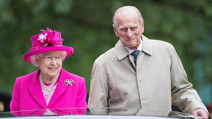 LONDON, ENGLAND - JUNE 12: (L-R) Queen Elizabeth II and Prince Philip, Duke of Edinburgh during 