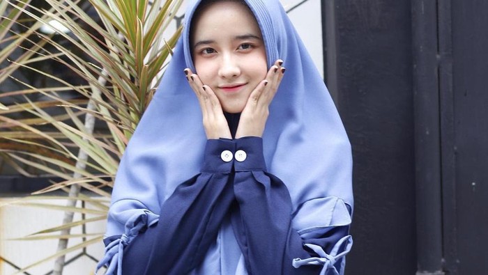 Sambut Ramadan, Ini 7 Tips Pakai Gamis Agar Tidak Terlihat Tua