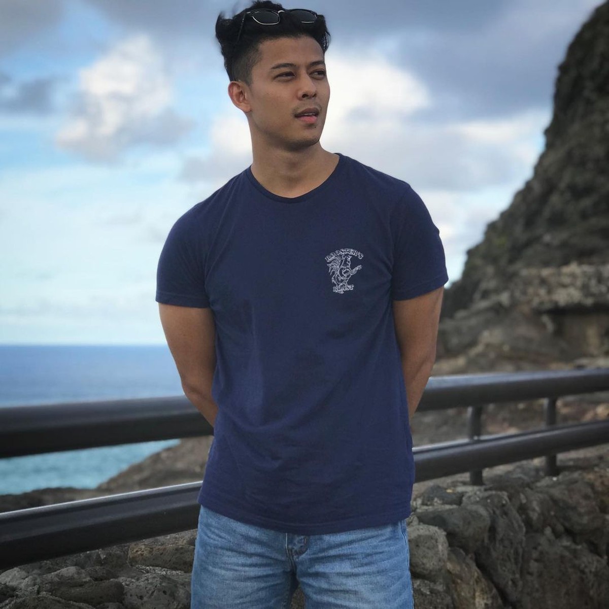 Deedi Tjhandra mendadak viral setelah mengaku sebagai korban pelecehan seksual yang dilakukan oleh seorang MUA langganan para selebriti Tanah Air&comma; yaitu Andy Chun&period; Inilah potret seorang Deedi&excl;