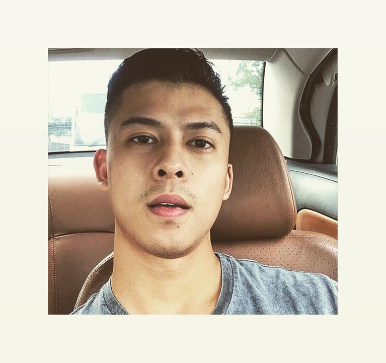 Sosok Deedi Tjhandra yang Mengaku Menjadi Korban Pelecehan MUA Andy Chun Deedi Tjhandra mendadak viral setelah mengaku sebagai korban pelecehan seksual yang dilakukan oleh seorang MUA langganan para selebriti Tanah Air, yaitu Andy Chun. Inilah potret seorang Deedi!
