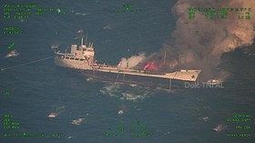 VIDEO: 2 Kapal Perang TNI AL Tenggelamkan Kapal Musuh