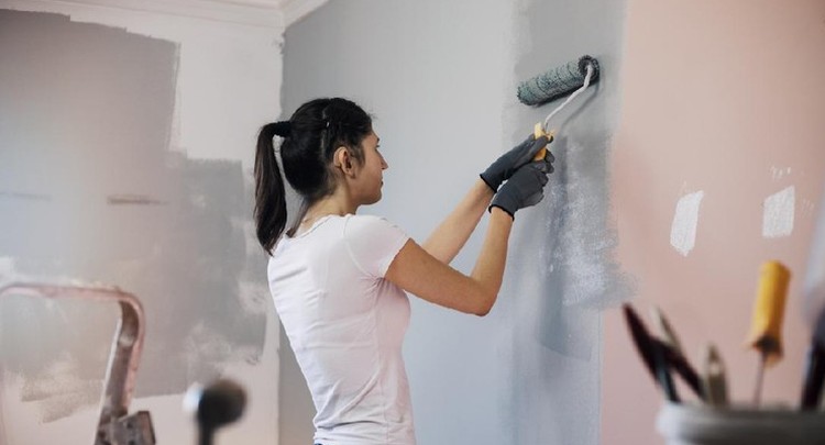 POIN PENTING AGAR RENOVASI DAPUR TETAP ON BUDGET Dapur yang nyaman sangat berpengaruh saat Bunda memasak. Bila berniat merenovasinya dengan budget yang terbatas, simak tips berikut, Bunda.
