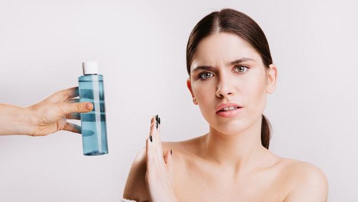 Bisa Bikin Breakout, 7 Rutinitas Kecantikan Ini Sebaiknya Jangan Terlalu Sering Dilakukan