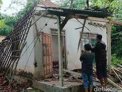 Potret Rumah Wanita Sebatang Kara di Trenggalek Roboh Diguncang Gempa Malang